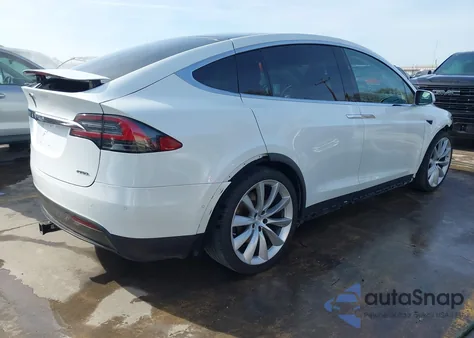 2017 Tesla Model X 100D/75D/90D z USA, uszkodzony, nr VIN 5YJXCBE22HF043618